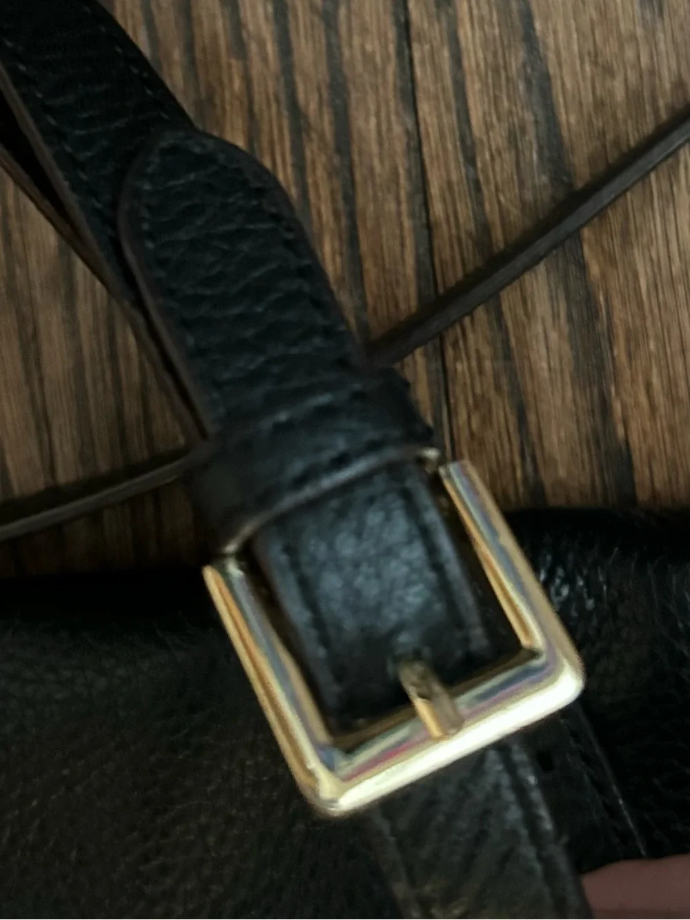G.I.L.I. Gili Halo got it love it Halo BLACK Leather Crossbody